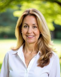 Margaret Bowman Headshot